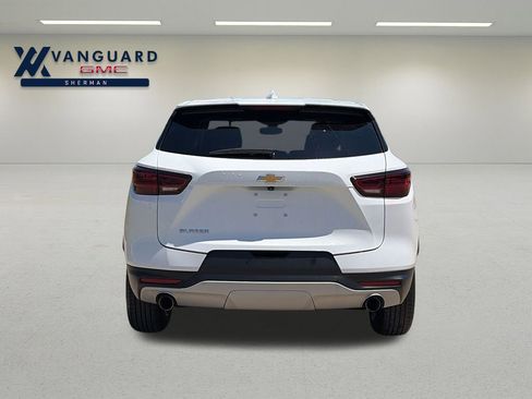 Used 2025 Chevrolet Blazer LT FWD image 7