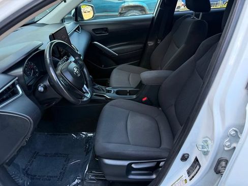 Used 2024 Toyota Corolla Cross LE FWD image 6