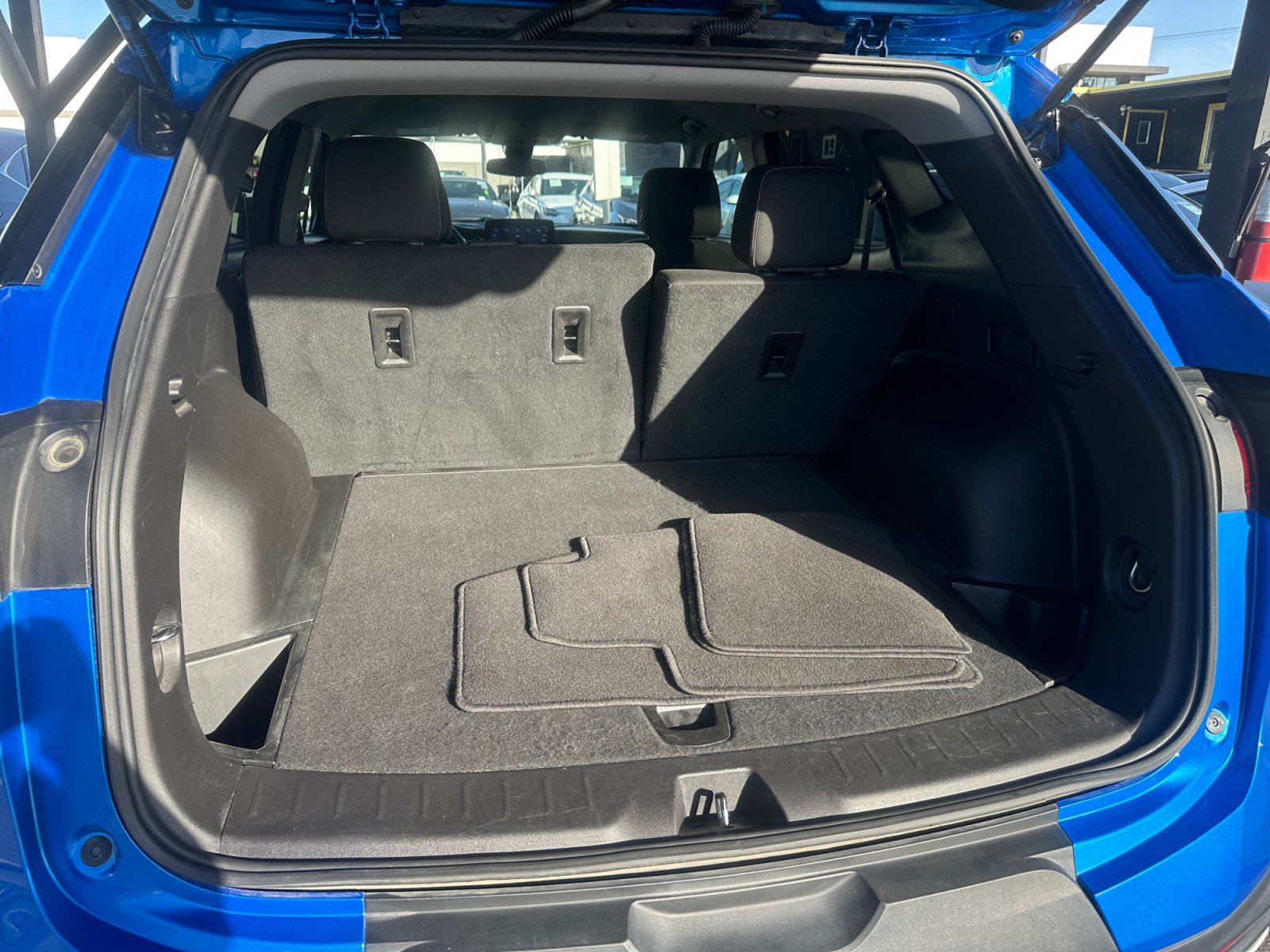 Used 2025 Chevrolet Blazer LT FWD image 28