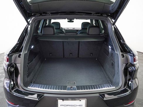 New 2026 Porsche Cayenne S image 24