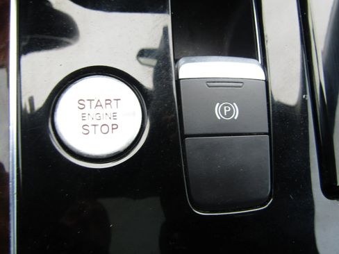 Used 2015 Audi A8 L 4.0T w/ Premium Package image 29