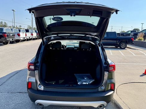 New 2026 Ford Escape SE FWD image 13