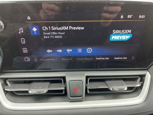 Used 2025 Chevrolet TrailBlazer LS w/ LS Convenience Package AWD/4WD image 13