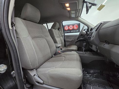 Used 2021 Nissan Frontier SV w/ Midnight Edition Floor Mats image 21