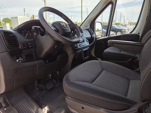 Used 2024 RAM ProMaster 2500 w/ Convenience Group FWD image 28