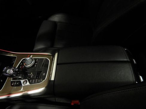 Used 2022 BMW X5 xDrive40i w/ M Sport Package image 19