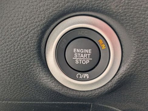 New 2026 Chrysler Pacifica Limited w/ Trailer Tow Group image 27