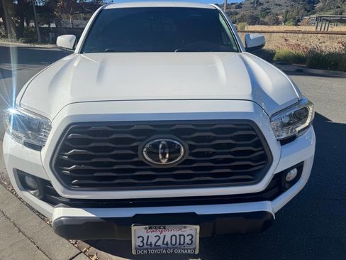 Used 2021 Toyota Tacoma TRD Off-Road image 8