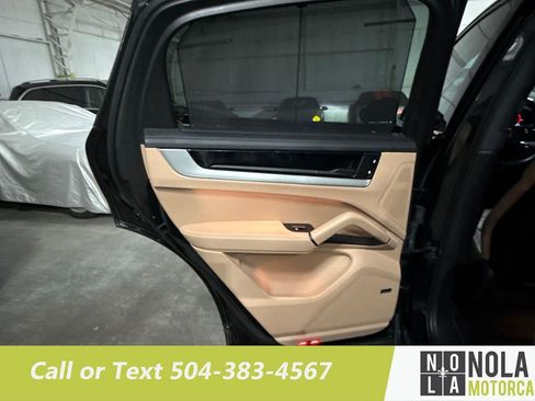 Used 2024 Porsche Cayenne Coupe image 27