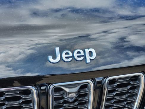 Used 2022 Jeep Grand Cherokee Limited 4xe w/ Luxury Tech Group II AWD/4WD image 11
