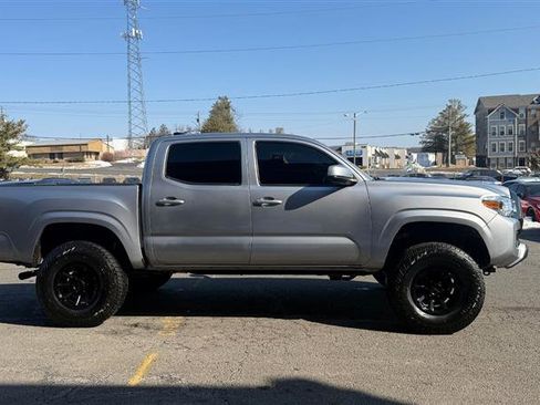 Used 2020 Toyota Tacoma SR5 image 7