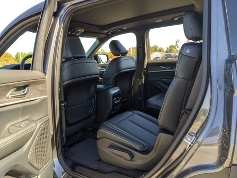 New 2025 Jeep Grand Cherokee L Limited w/ Black Appearance Package image 39