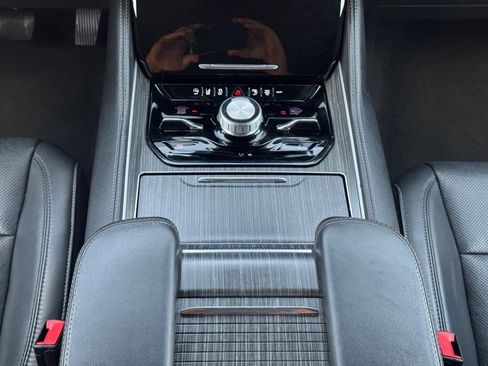 Used 2023 Jeep Wagoneer L Series III w/ Preferred Equipment Group image 24