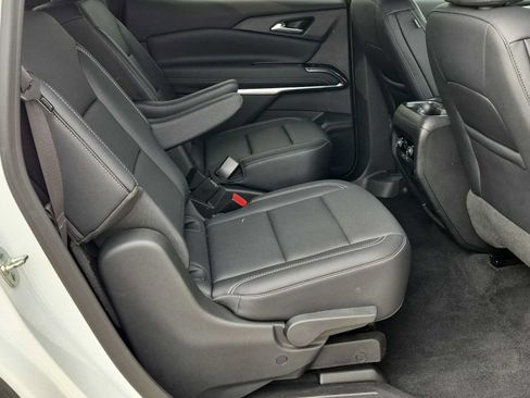 Used 2025 Chevrolet Traverse LT AWD/4WD image 21