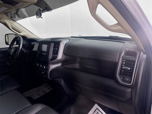 Used 2019 RAM 2500 Tradesman w/ Chrome Appearance Group image 32