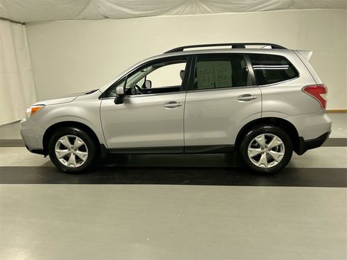 Used 2016 Subaru Forester 2.5i Limited image 7