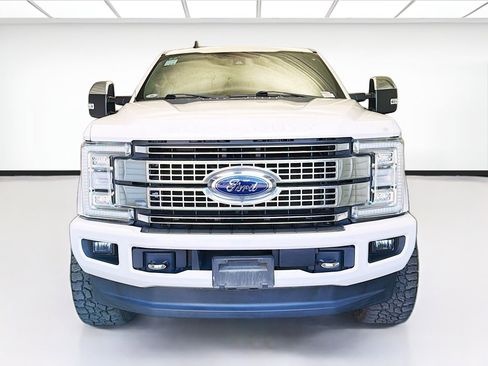 Used 2019 Ford F250 Platinum image 2