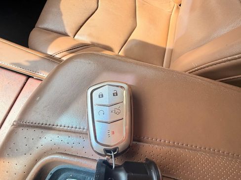 Used 2015 Cadillac Escalade ESV Platinum AWD/4WD image 24
