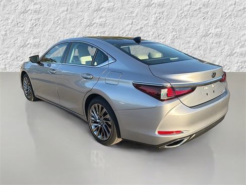 New 2025 Lexus ES 350 Ultra Luxury image 5