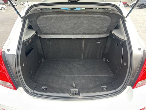 Used 2022 Chevrolet Trax LT w/ LT Convenience Package image 37