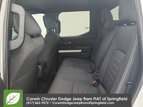 Used 2024 Toyota Tacoma TRD Off-Road image 31