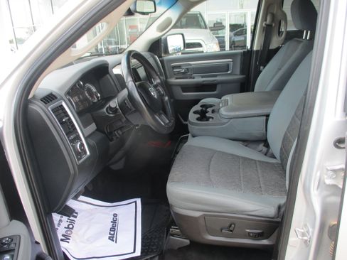 Used 2015 RAM 1500 Lone Star RWD image 4