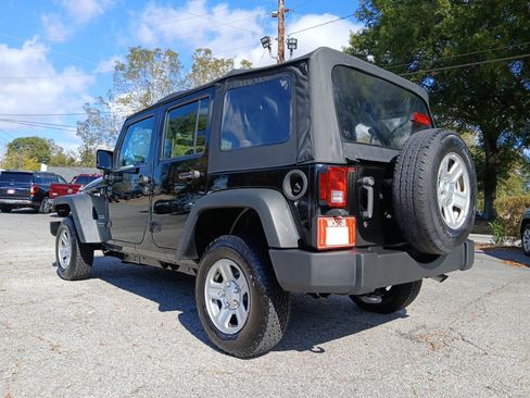 Used 2015 Jeep Wrangler Unlimited Sport image 9