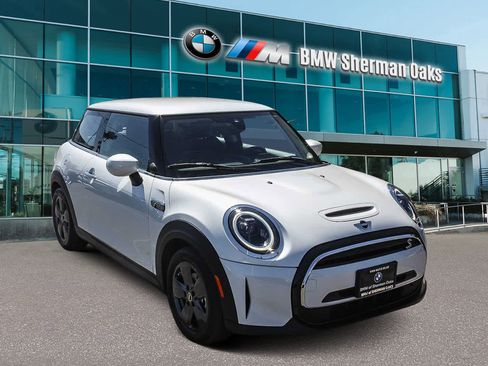 Used 2024 MINI Cooper SE FWD image 3