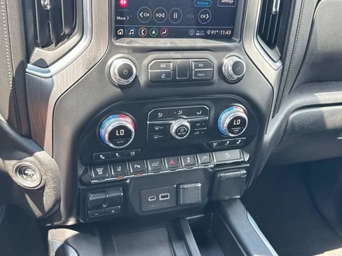 Used 2020 GMC Sierra 2500 Denali w/ Denali Ultimate Package AWD/4WD image 36