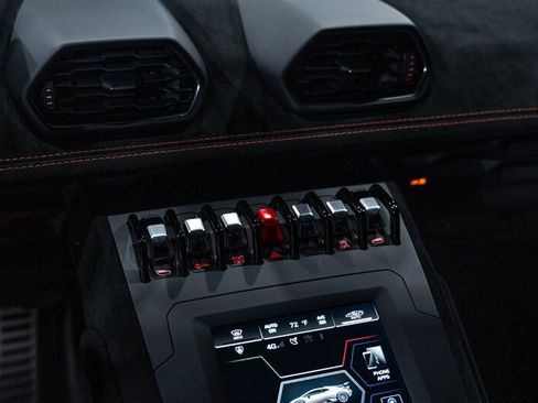 Used 2022 Lamborghini Huracan STO RWD image 53