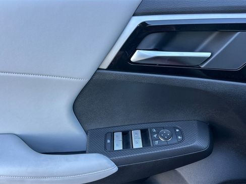 New 2025 Mitsubishi Outlander SE image 12