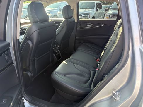 Certified 2022 Lincoln Nautilus Reserve w/ Luxury Package AWD/4WD image 16