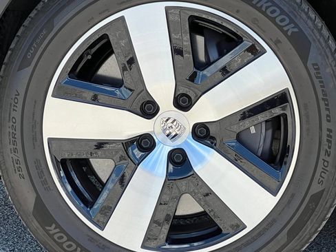 Certified 2024 Porsche Cayenne Coupe AWD/4WD image 13
