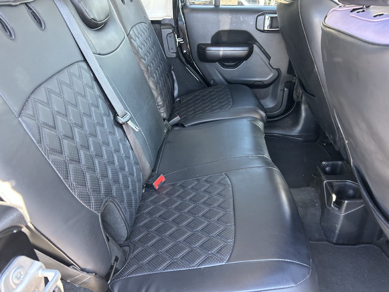 Used 2018 Jeep Wrangler Unlimited Sport S AWD/4WD image 12