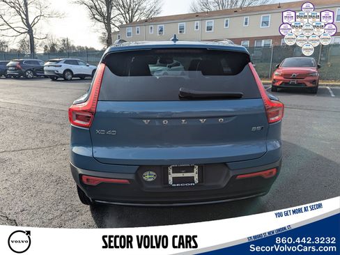 Certified 2023 Volvo XC40 B5 Ultimate w/ Protection Package Premier image 7
