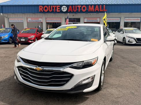 Used 2024 Chevrolet Malibu LT FWD image 1
