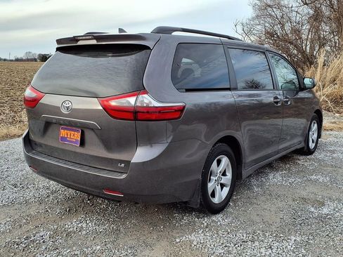 Used 2020 Toyota Sienna LE image 28