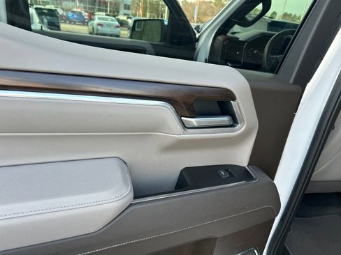 Used 2025 GMC Sierra 1500 SLT image 21