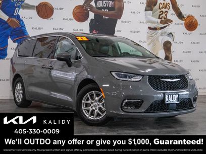 Used 2023 Chrysler Pacifica Touring-L