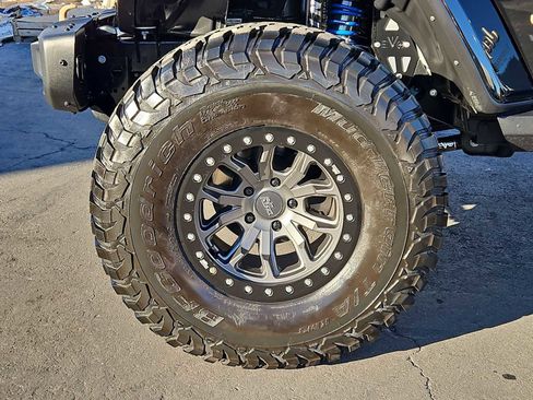 Used 2022 Jeep Wrangler Unlimited Rubicon w/ Trailer Tow Package image 13