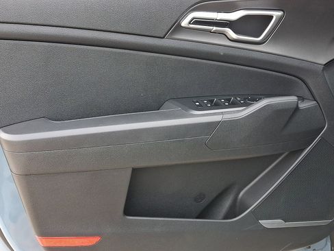 New 2026 Kia Sportage S image 8