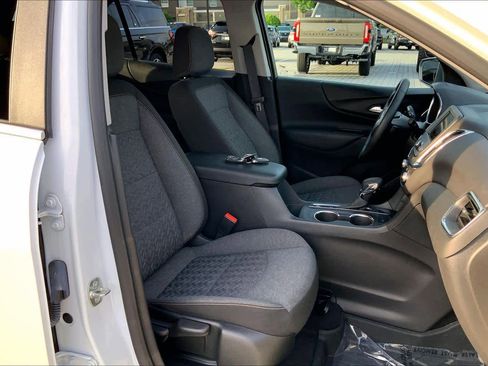 Used 2024 Chevrolet Equinox LT w/ LPO, Floor Liner Package FWD image 9