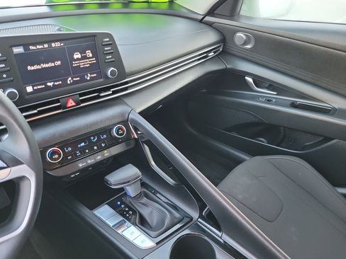 Certified 2025 Hyundai Elantra Blue image 15