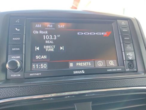 Used 2019 Dodge Grand Caravan SE w/ UConnect Hands-Free Group image 21