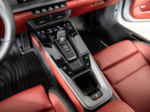 Certified 2025 Porsche 911 Carrera w/ Premium Package image 18