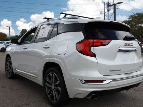 Used 2020 GMC Terrain Denali w/ Denali Premium Package AWD/4WD image 3