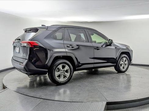 Used 2020 Toyota RAV4 LE w/ Phone Cable & Charge Package image 7