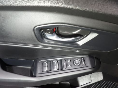 Used 2025 Honda Accord SE image 9