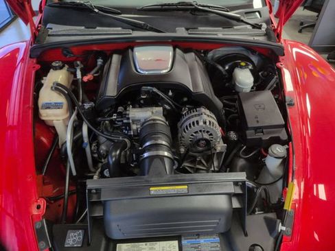 Used 2004 Chevrolet SSR w/ Preferred Equipment Group RWD image 32