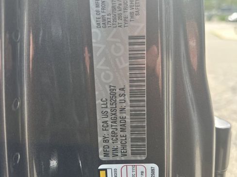 New 2025 Jeep Gladiator Willys image 31